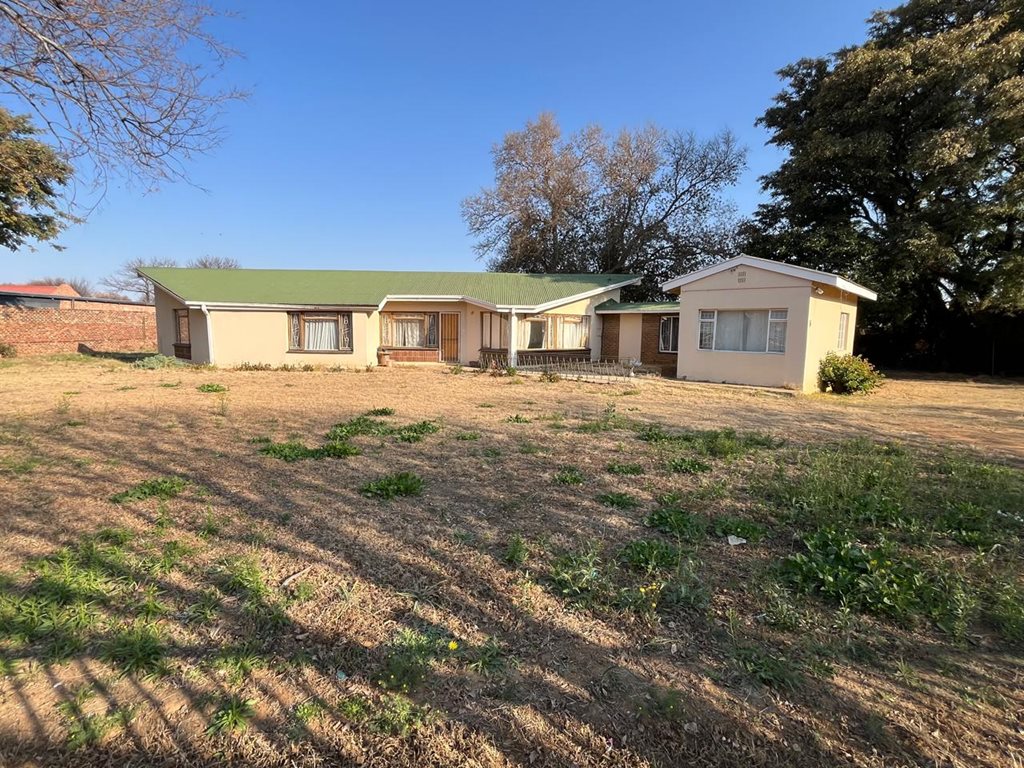 RESIDENTIAL PROPERTY - WESSELSBRON - FREESTATE PROVINCE