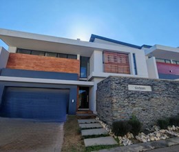 BRYANSTON GAUTENG - RESIDENTIAL PROPERTY