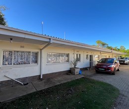 INVESTMENT OPPORTUNITY - PROPERTY WITH 6 LIVING UNITS, KLERKSDORP