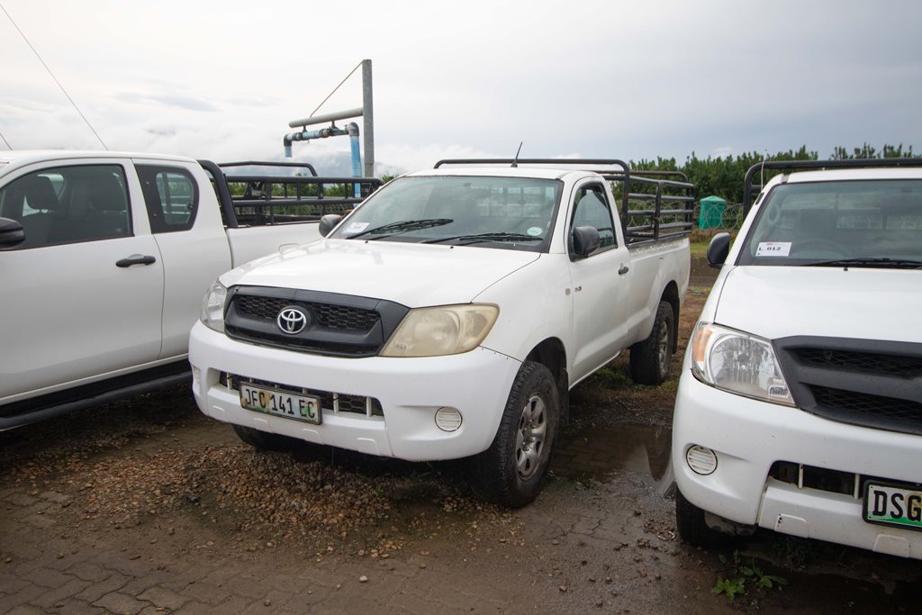 TIMED ONLINE KIRKWOOD, EASTERN CAPE - BUSSES, TRACTORS, IMPLEMENTS, CROP SPRAYERS, ETC 