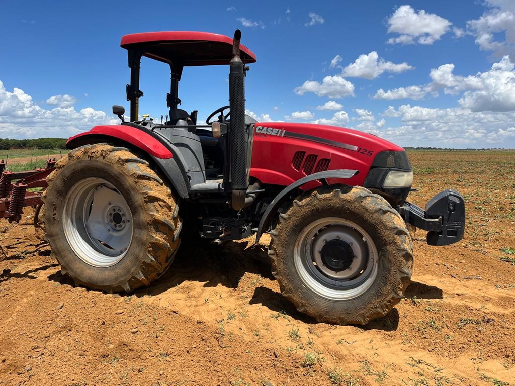 ONSITE - ONLINE - TRACTORS,  HARVESTERS, MASS FARM WAGONS, IMPLEMENTS, ETC