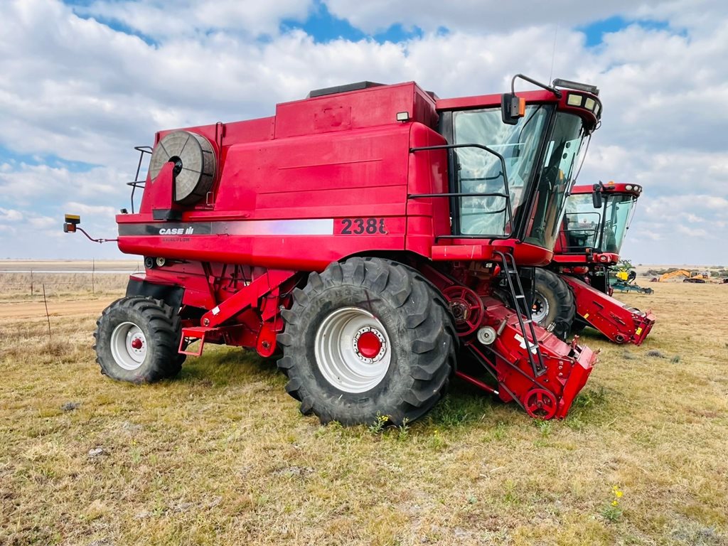 ONSITE - ONLINE - TRACTORS,  HARVESTERS, MASS FARM WAGONS, IMPLEMENTS, ETC